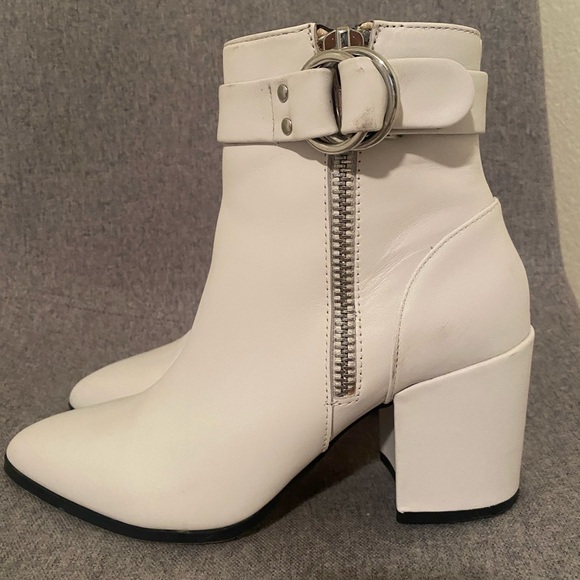 White STEVEN by Steve Madden booties - Picture 4 of 12
